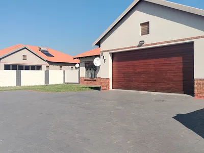 3 Bedroom House To Rent in Rustenburg - jsLc.webp