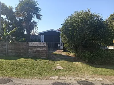 3 Bedroom House For Sale in East London - duRo.webp