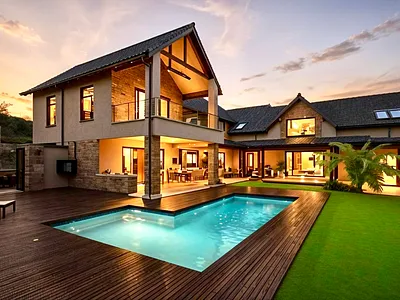 5 Bedroom House For Sale in Hillcrest - 003S.webp