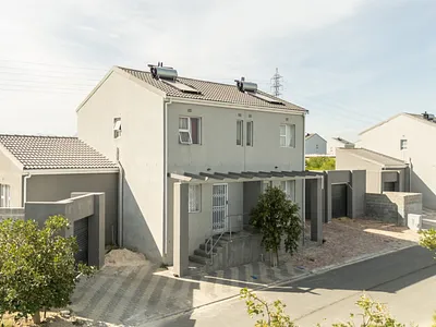 2 Bedroom Apartment For Sale in Blue Downs - NRrY.webp