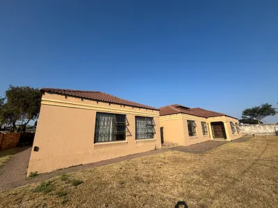 4 Bedroom House For Sale in Witbank - lJet.webp