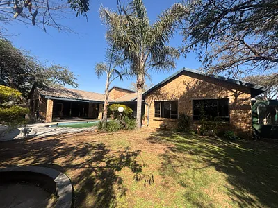3 Bedroom House For Sale in Witbank - bbeU.webp