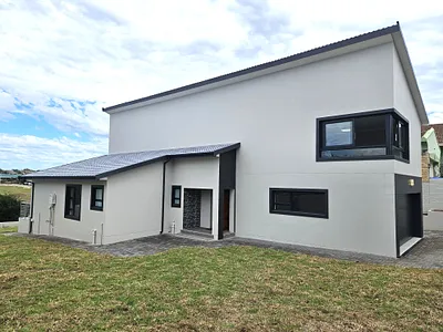 3 Bedroom House For Sale in Jeffreys Bay - 1OQi.webp