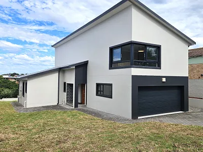 3 Bedroom House For Sale in Jeffreys Bay - shm5.webp