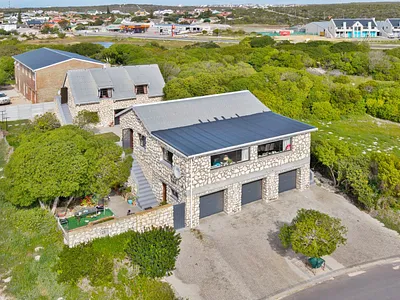5 Bedroom House For Sale in Struisbaai - 6DqU.webp