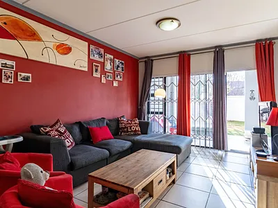 3 Bedroom Apartment For Sale in Edenvale - fa0c.webp