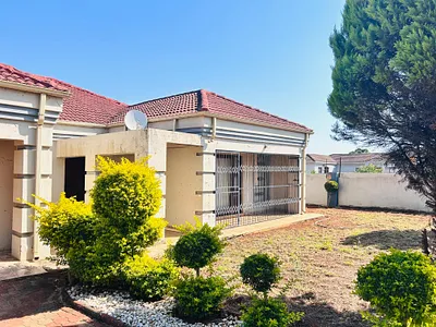 4 Bedroom House For Sale in Louis Trichardt - img