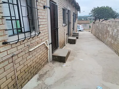 7 Bedroom House For Sale in Mossel Bay - aQ1l.webp