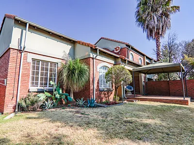 2 Bedroom Townhouse For Sale in Centurion - i0N1.webp