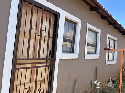 3 Bedroom House For Sale in Vanderbijlpark - hrf5.webp