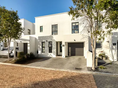 3 Bedroom House For Sale in Somerset West - img