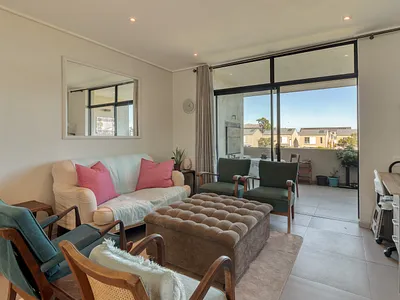 2 Bedroom Apartment For Sale in Somerset West - u1cp.webp