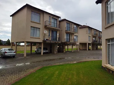 2 Bedroom Apartment For Sale in Potchefstroom - sGyP.webp