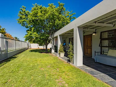 4 Bedroom House For Sale in Worcester - ytBs.webp