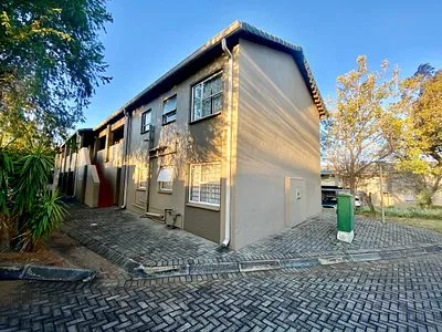 2 Bedroom Apartment For Sale in Rustenburg - ImSv.webp