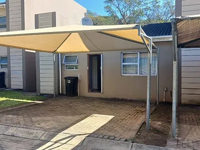2 Bedroom Townhouse To Rent in East London - img