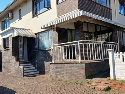 4.5 Bedroom House For Sale in Durban - xZl0.webp