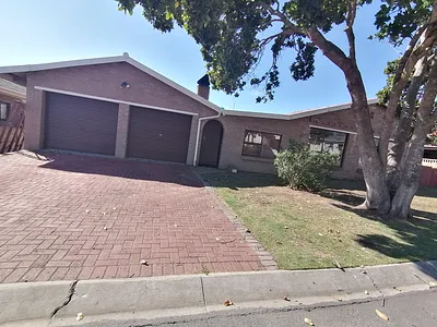 3 Bedroom House For Sale in Mossel Bay - img