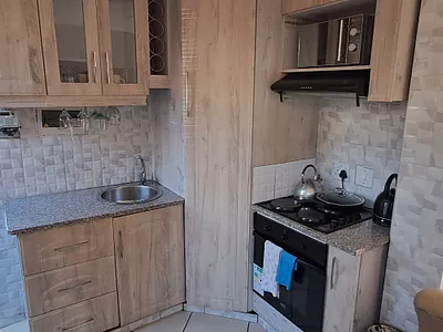 2 Bedroom Apartment For Sale in Newcastle - img