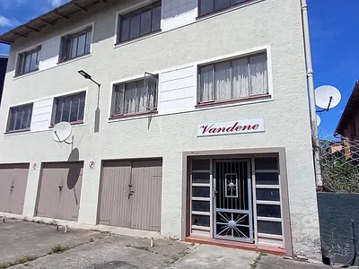 2 Bedroom Apartment To Rent in East London - EPho.webp