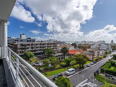 2 Bedroom Apartment For Sale in Cape Town - img