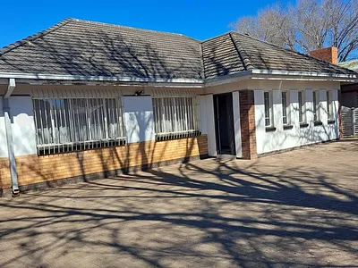 2 Bedroom House For Sale in Vanderbijlpark - RV8a.webp