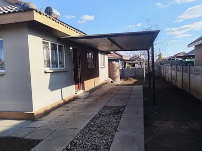 3 Bedroom House For Sale in Rustenburg - HHsx.webp