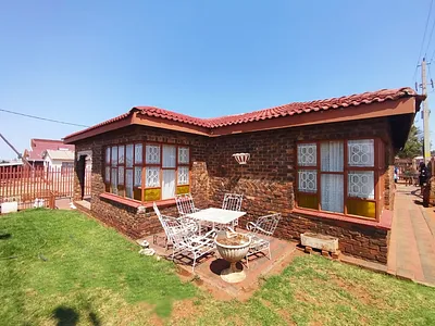 3 Bedroom House For Sale in Potchefstroom - 813J.webp
