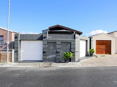 3 Bedroom House For Sale in Mitchells Plain - yM6V.webp