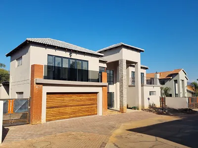 5 Bedroom House For Sale in Hartbeespoort - O1ep.webp