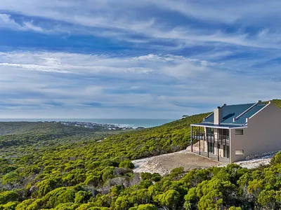 3 Bedroom House For Sale in Agulhas - cmyT.webp
