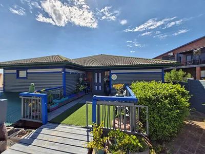 3 Bedroom House For Sale in Stilbaai West, Stilbaai - 8Z45.webp