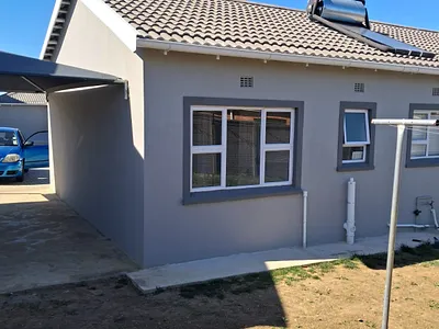 3 Bedroom Townhouse To Rent in East London - img