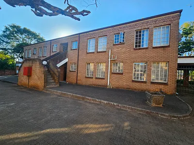 3 Bedroom Apartment For Sale in Louis Trichardt - img