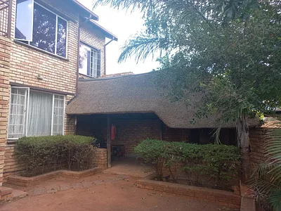 3 Bedroom Townhouse For Sale in Rustenburg - UU2x.webp