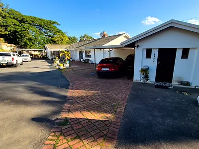 6 Bedroom House For Sale in Durban - 09Y9.webp