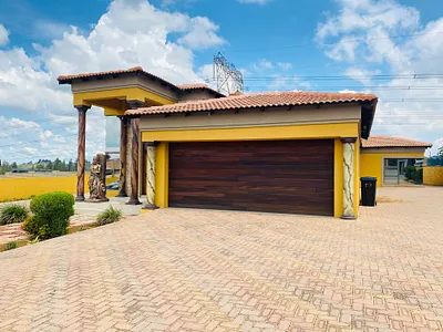 4 Bedroom Townhouse For Sale in Vereeniging - bQeZ.webp