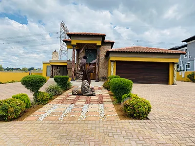 4 Bedroom Townhouse For Sale in Vereeniging - kxwD.webp