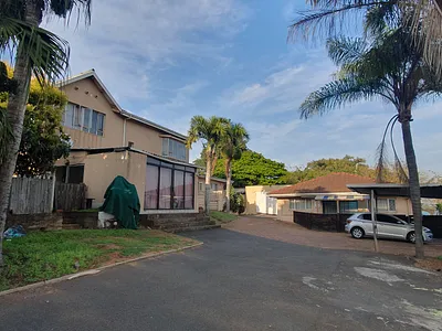9 Bedroom House For Sale in Durban - img