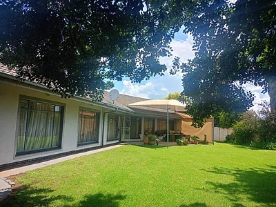 4 Bedroom House For Sale in Vereeniging - 2aR0.webp