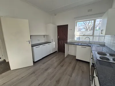2 Bedroom Apartment For Sale in Worcester - img
