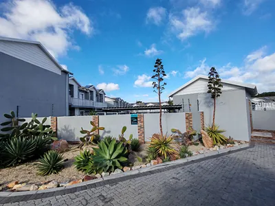 2 Bedroom Apartment To Rent in Port Elizabeth - JnbP.webp