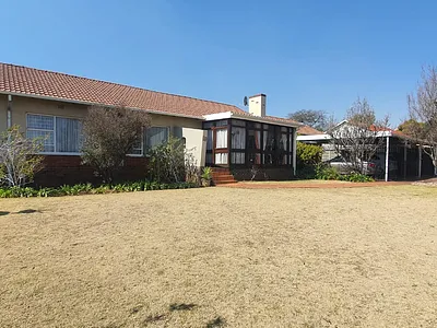 3 Bedroom House For Sale in Germiston - 9z6U.webp