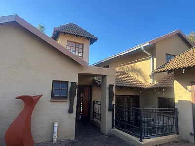 4 Bedroom House For Sale in Rustenburg - NeWN.webp