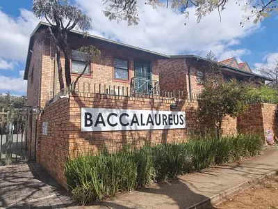 2 Bedroom Apartment For Sale in Pretoria - img