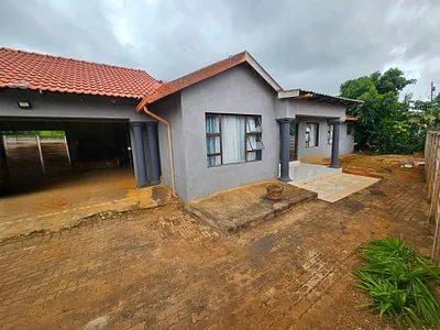 4 Bedroom House For Sale in Louis Trichardt - f5jG.webp