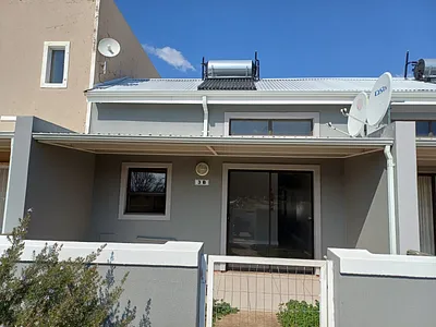 2 Bedroom House To Rent in Queenstown - wH7T.webp