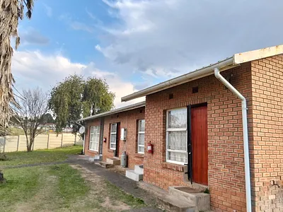 1 Bedroom Apartment To Rent in Mthatha - LjXx.webp