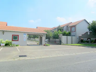 2 Bedroom Townhouse For Sale in Edenvale - img