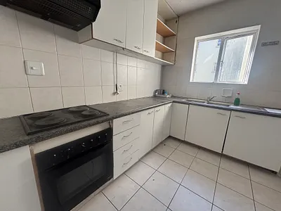 2 Bedroom Apartment For Sale in Port Elizabeth - zrZ4.webp